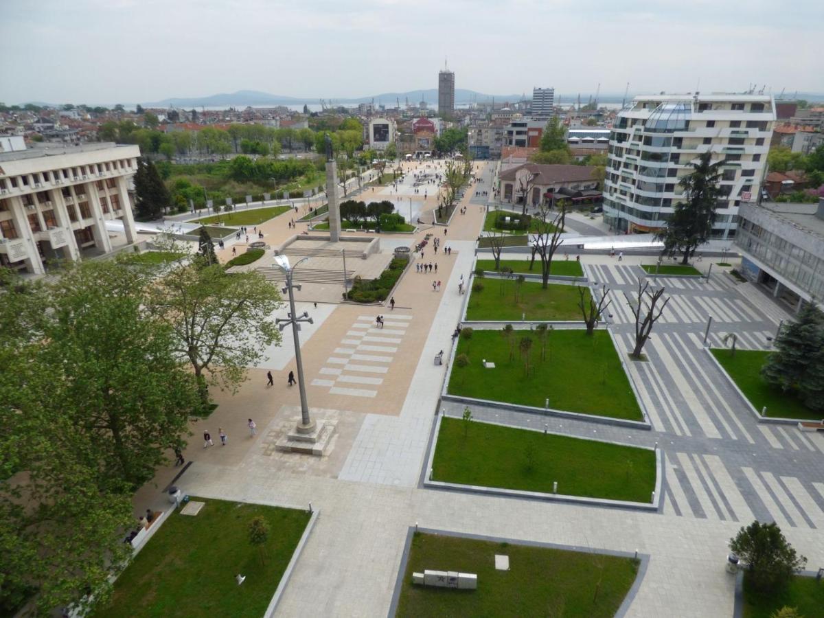 Avelov Art Apartment Burgas Exteriör bild