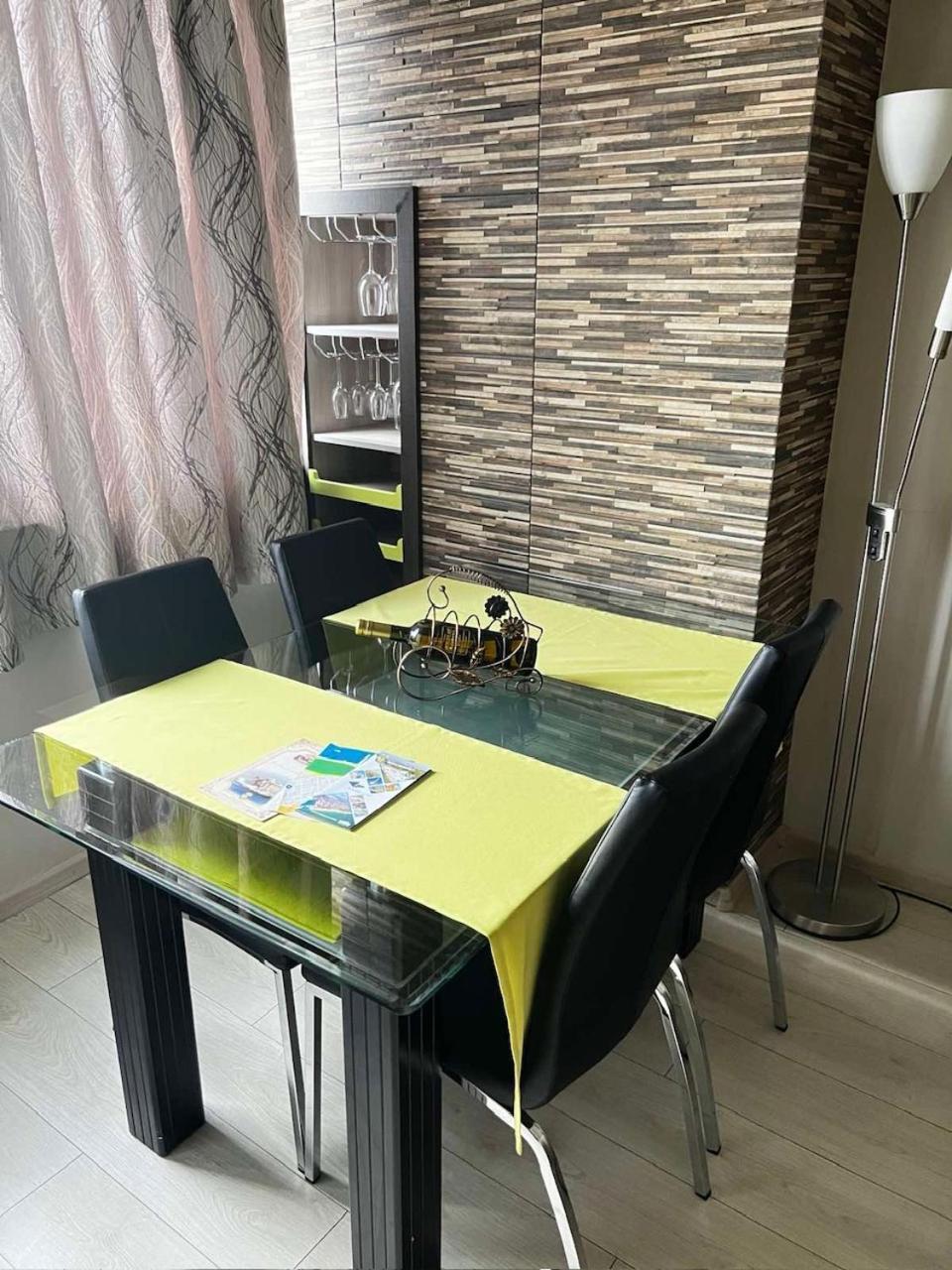 Avelov Art Apartment Burgas Exteriör bild